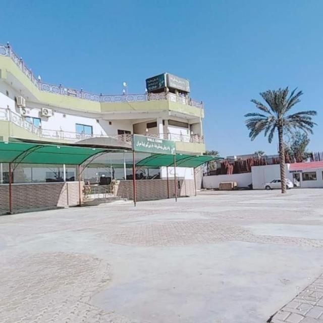 Palm Valley Hotel Sukkur Экстерьер фото