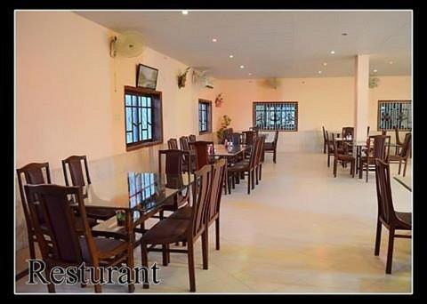 Palm Valley Hotel Sukkur Экстерьер фото