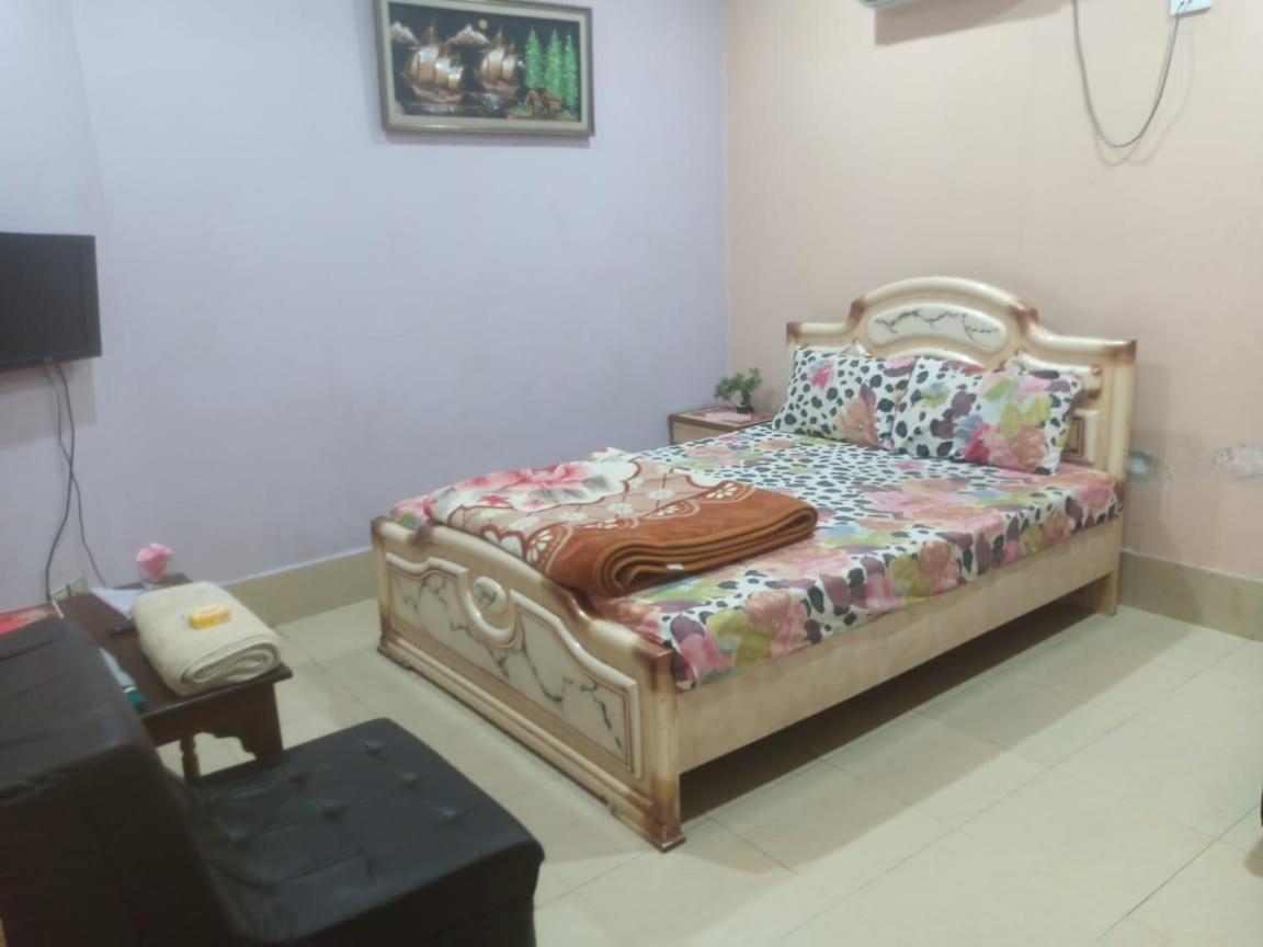 Palm Valley Hotel Sukkur Экстерьер фото