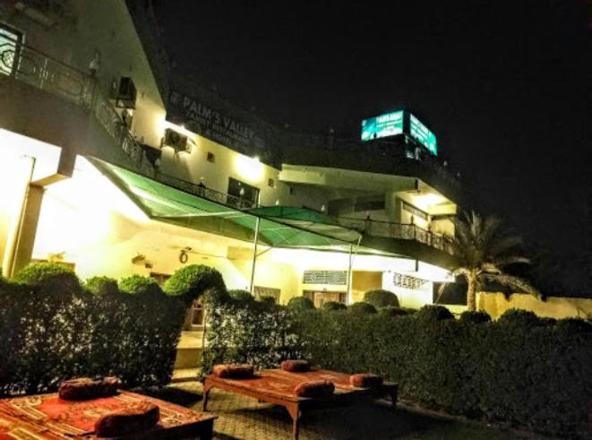 Palm Valley Hotel Sukkur Экстерьер фото