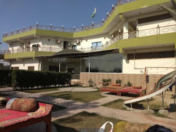 Palm Valley Hotel Sukkur Экстерьер фото