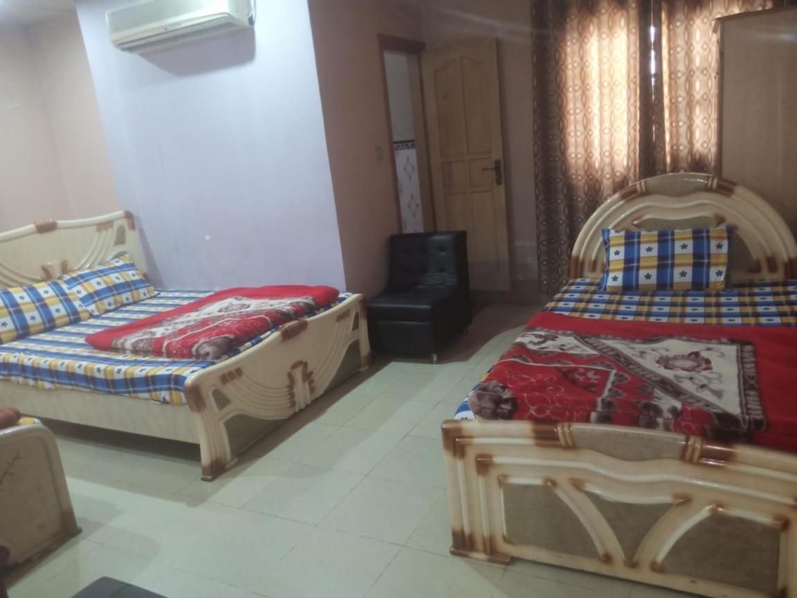 Palm Valley Hotel Sukkur Экстерьер фото